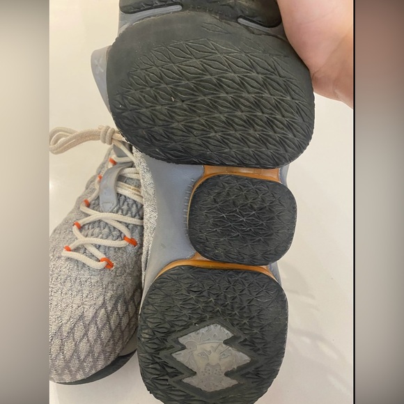 Lebron 15 size 5 safety orange colorway - Picture 2 of 3